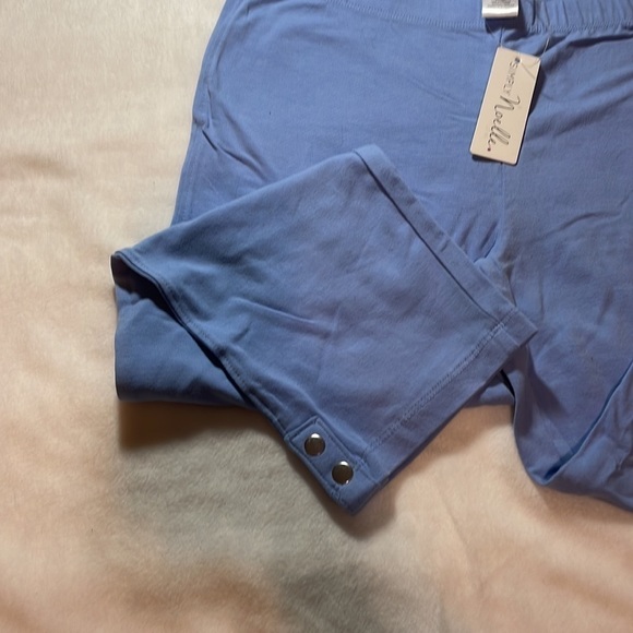 *NWT Simply Noelle Light Blue Capri Leggings size 12-14 - Picture 3 of 4